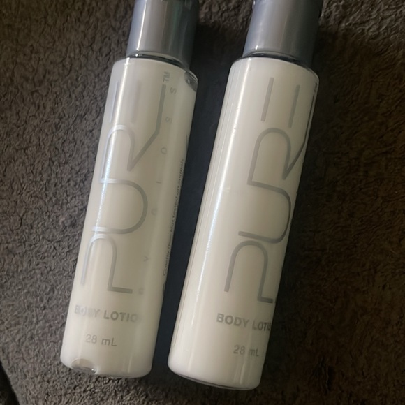 🆕 Pure By Gloss Body Lotion Duo - Picture 3 of 3